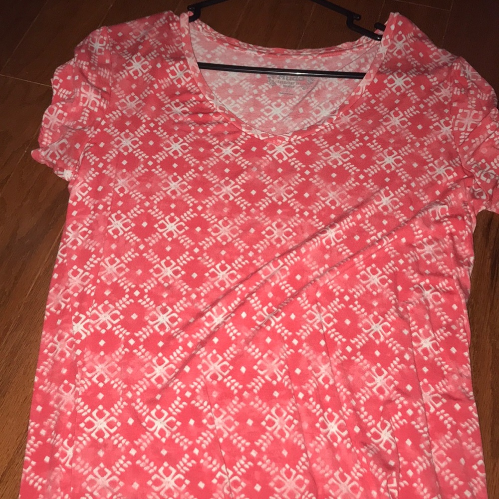 Pink and white tee